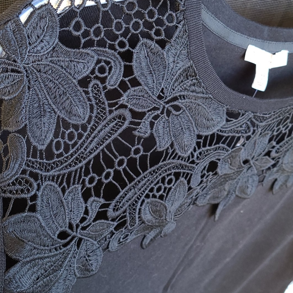 Black lace sleeveless top - Picture 2 of 3